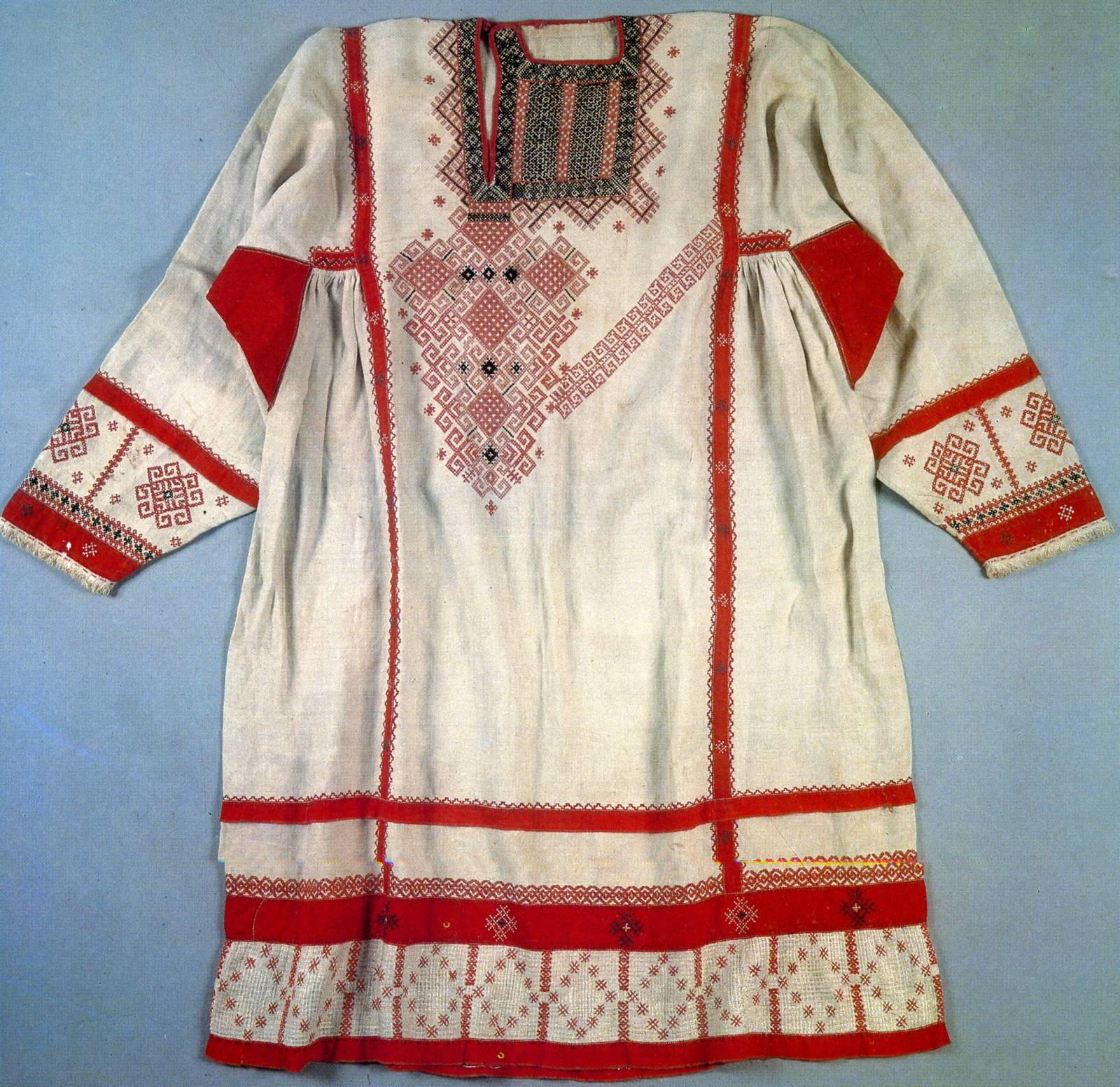 Женская рубаха в древней Руси
